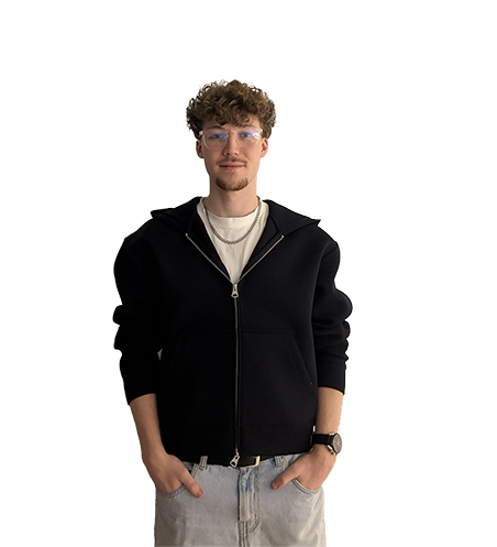 Photo de studio du haut du corps de Tyler Jay Brunner